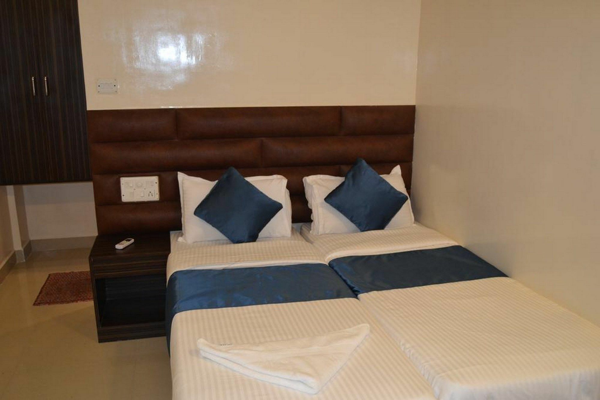 Fabhotel Rithikha Manapakkam 3*