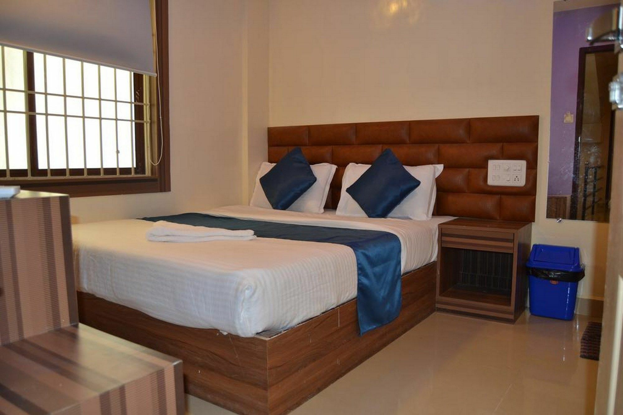 Hotel Fabhotel Rithikha Manapakkam Chennai